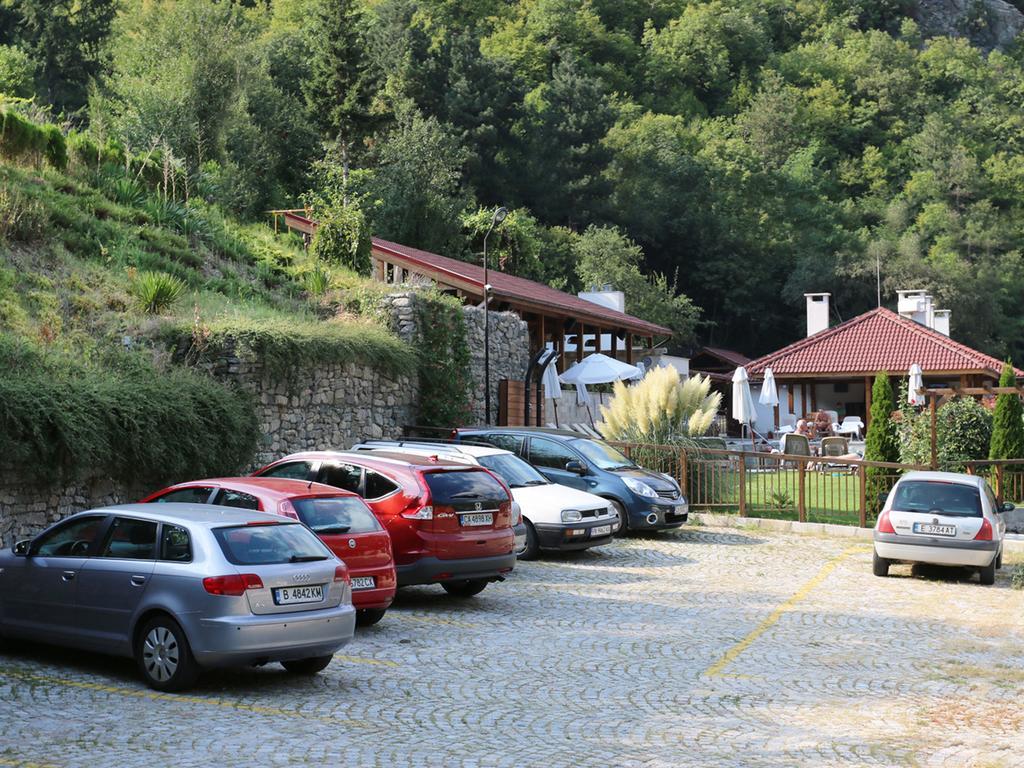 Aqua Varvara Hotel Vetren Dol Extérieur photo